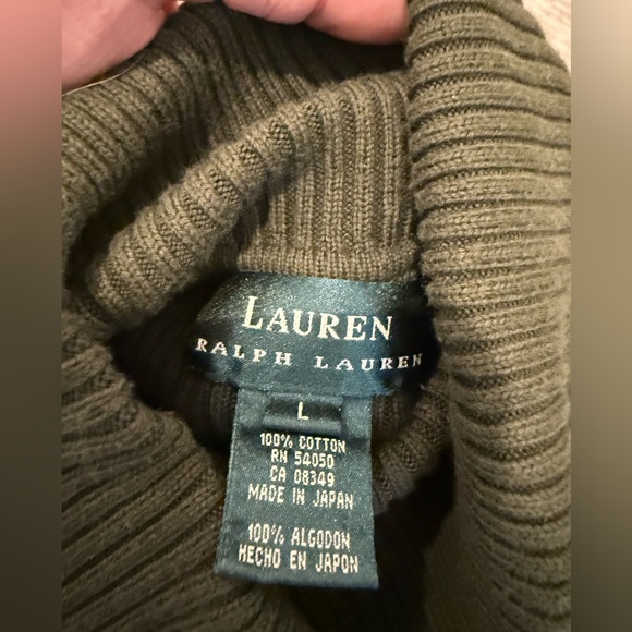 Olive green turtle neck sweater - Picture 3 of 4